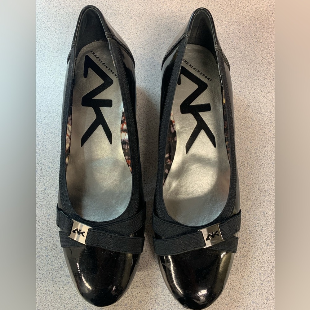 Anne Klein black patent shoes sz 9